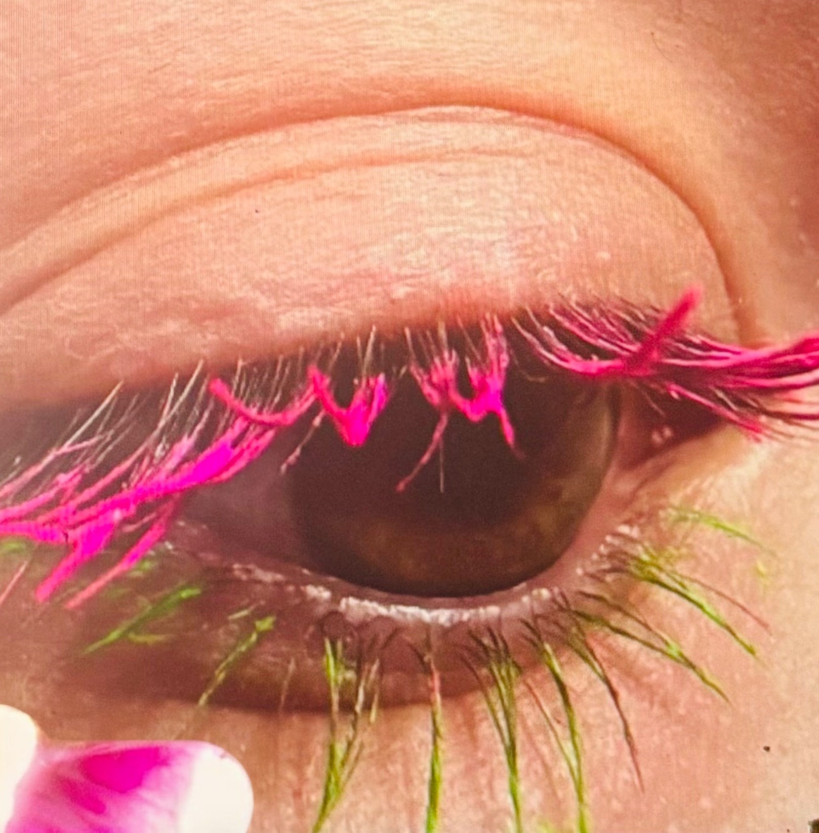 Ashunta Sheriff Beauty UV Vegan Mascara